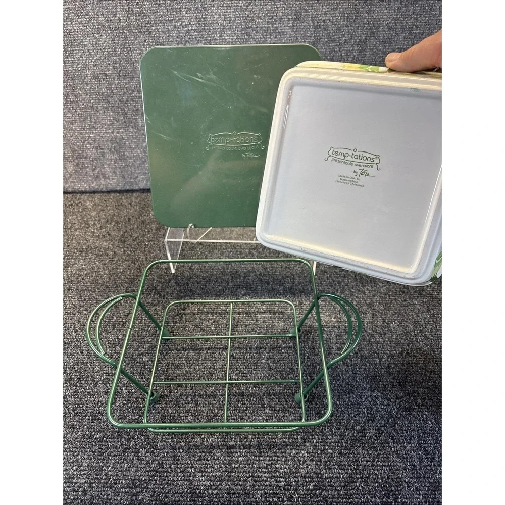 Temp-Tations By Tara~Hometown Christmas~3PC Baker/Tray & Lid 8